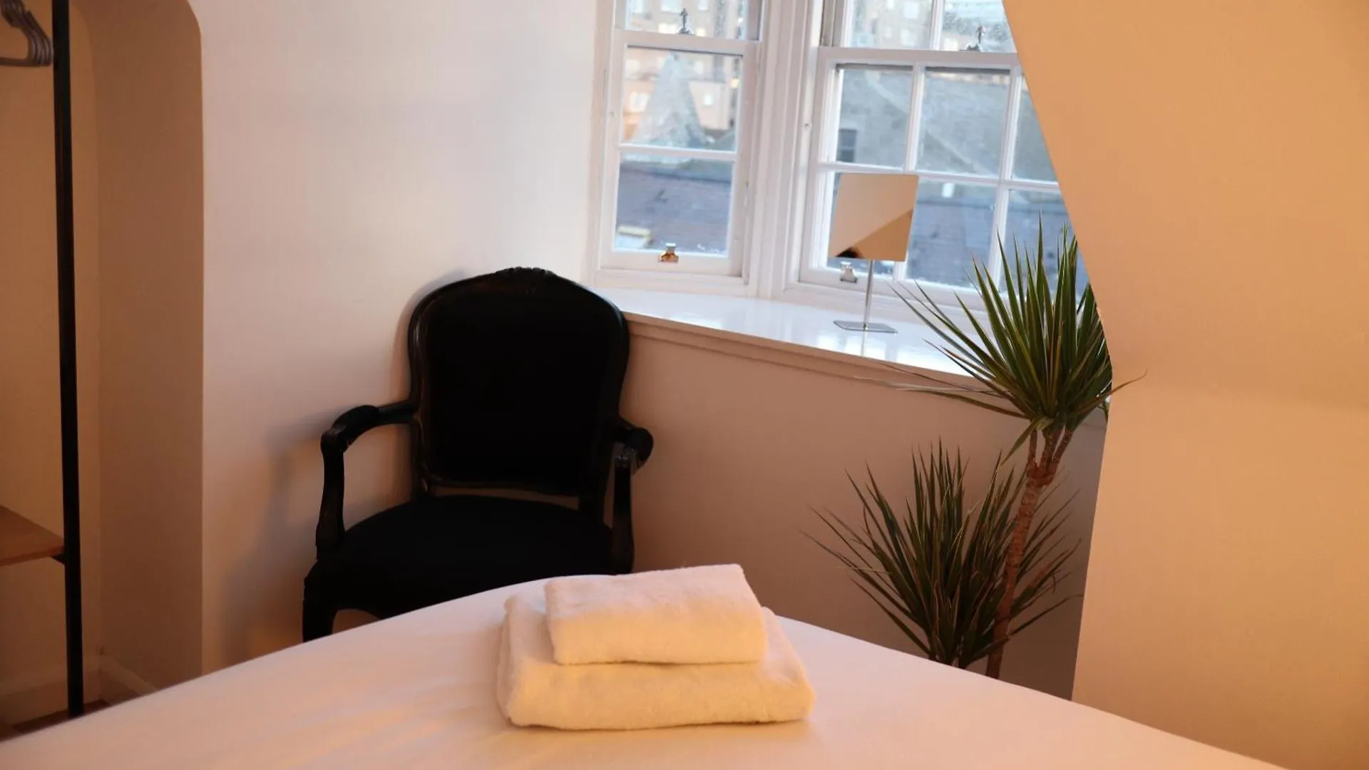 Historic, City Centre Apartment Aberdeen